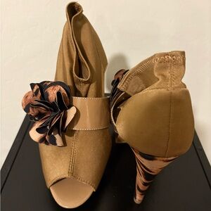 Stylish Tan Peep-Toe Heels with Floral Accent